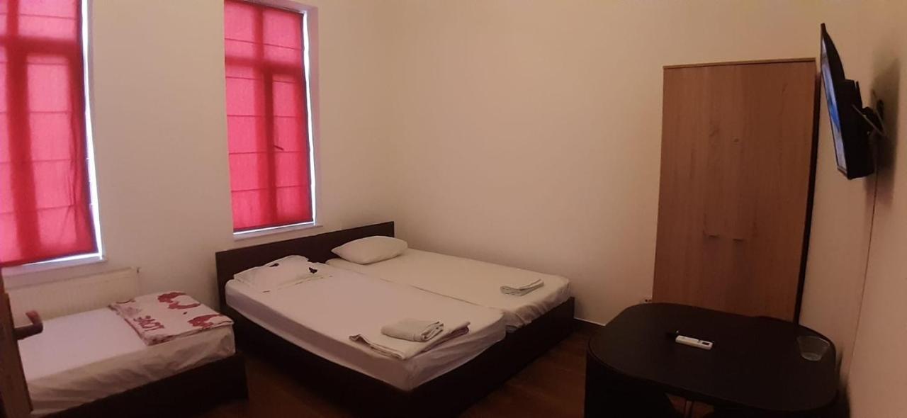 Happyrooms Piata Romana 3*