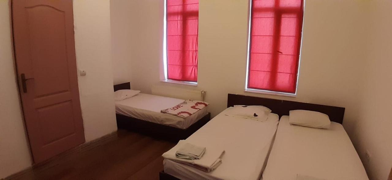 Happyrooms Piata Romana Hotel