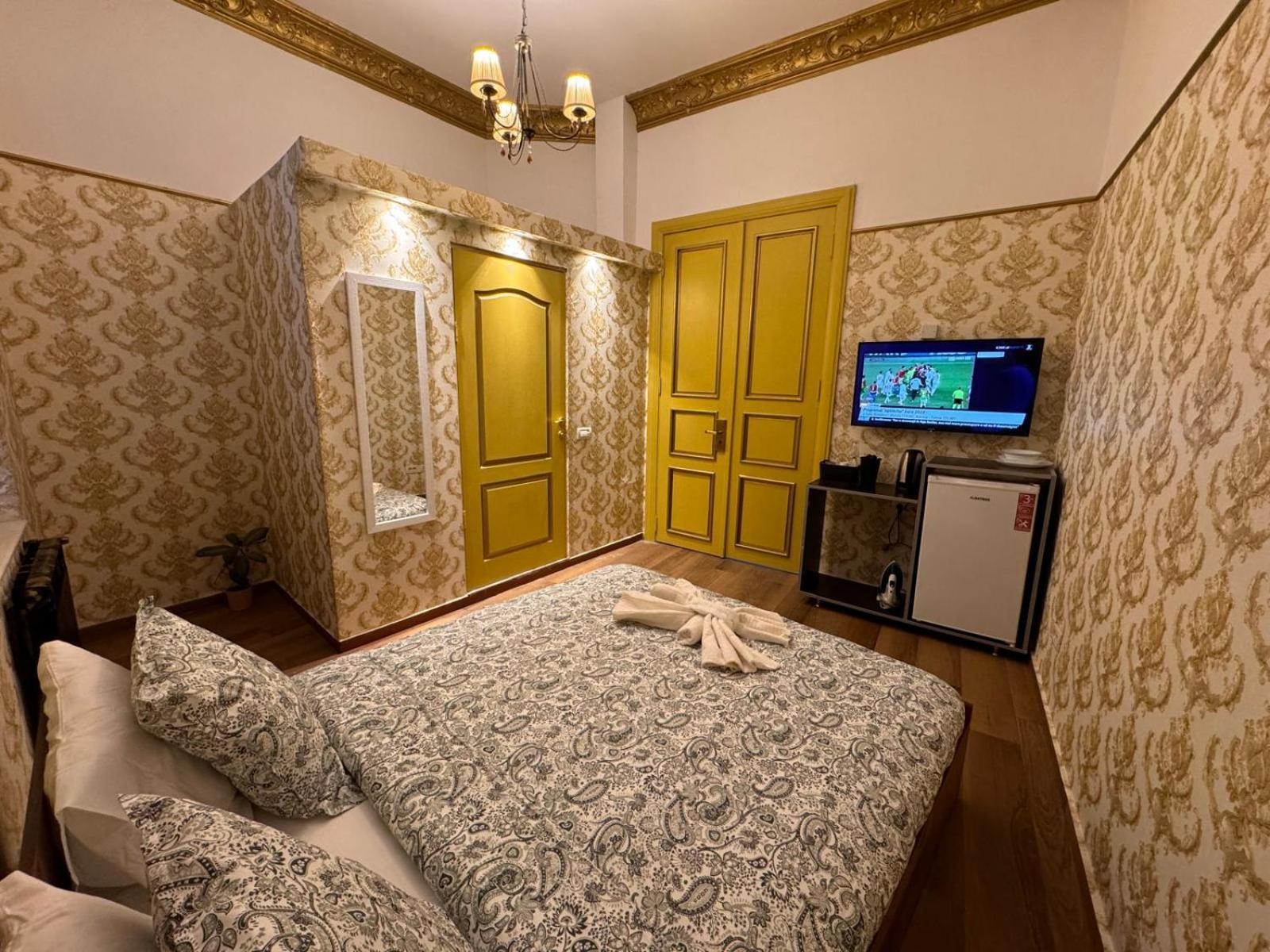 Happyrooms Piata Romana 3*