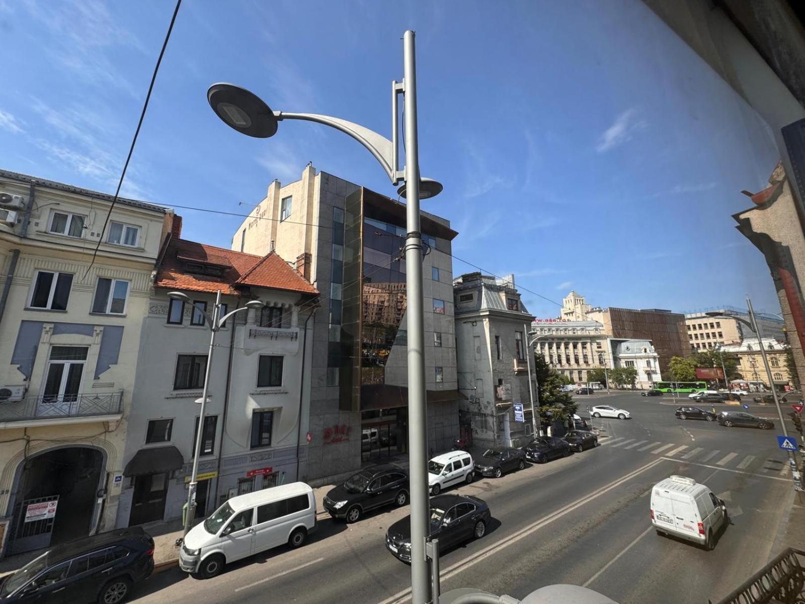 Happyrooms Piata Romana Hotel